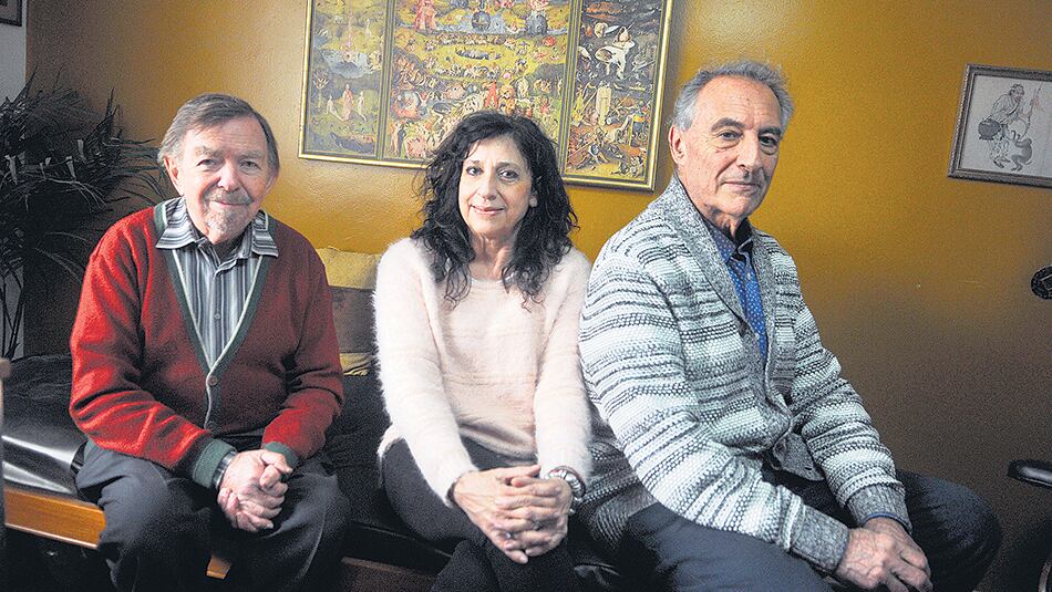 El psiquiatra y psicoanalista Néstor Carlisky, la psicóloga Nilda Rodríguez Rafaelli y el médico Juan José Falcone.