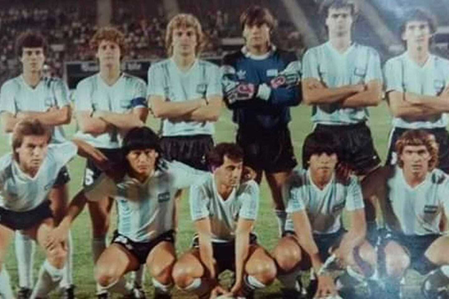 El Coya Gutiérrez, segundo abajo desde la izquierda.