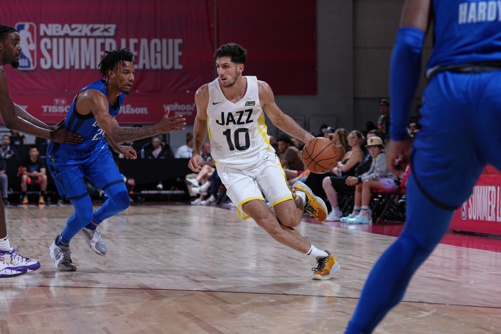 El cordobés Bolmaro anduvo peleado con el aro en su segundo partido con Utah