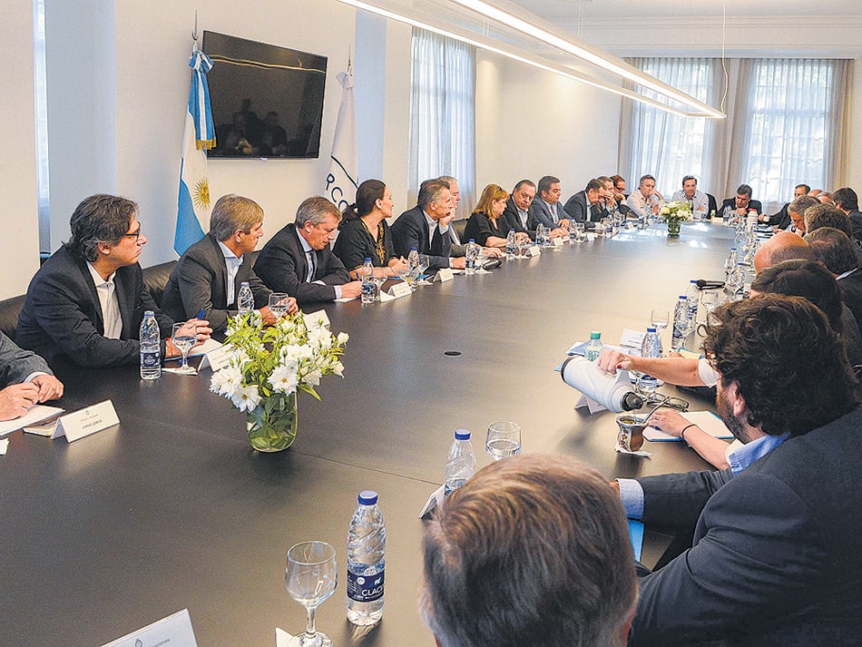 Mauricio Macri se reunió ayer con sus ministros en Olivos para analizar la situación.