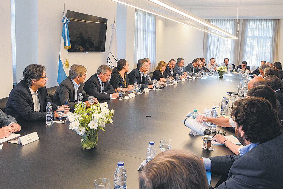 Mauricio Macri se reunió ayer con sus ministros en Olivos para analizar la situación.