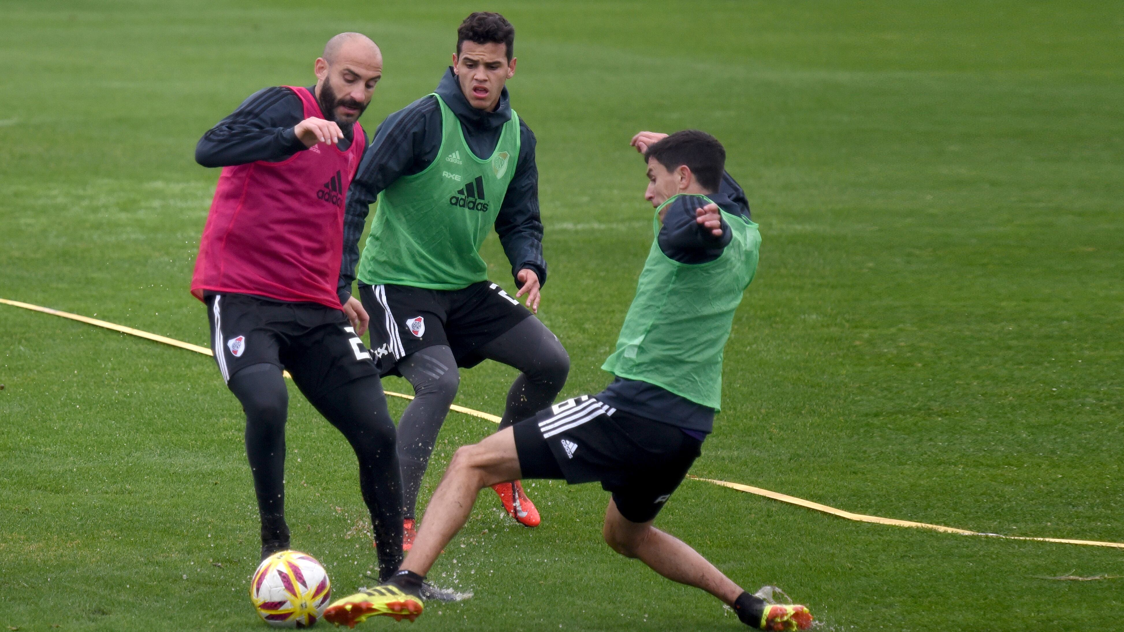 Pinola trata de superar la marca de Ignacio Fernández en la tarde de ayer.