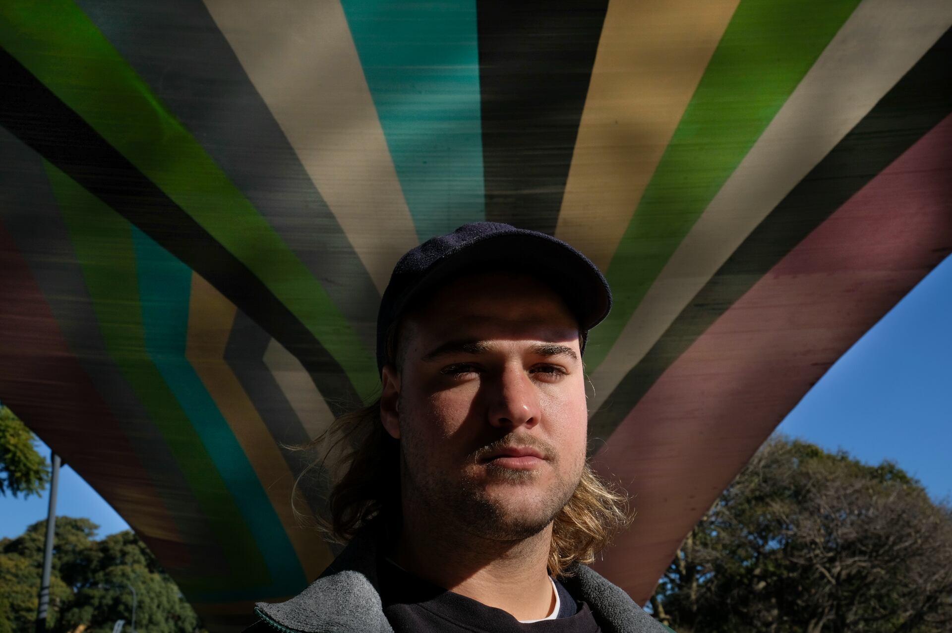 Detrás de su resonante nombre, este proyecto integra colaboraciones de Ainda, Iñaki de Bandalos Chinos y Guille Salort.