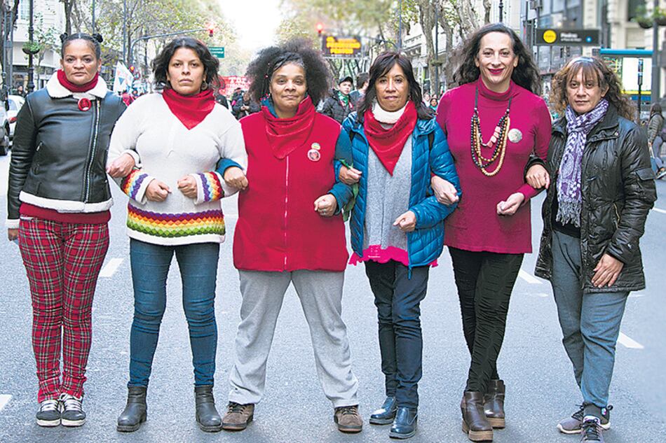 Laura Omega, María Pomacusi, Sandra Chagas, irma Caupan Perriot, Paula Arrigada y Yanette Ledesma.