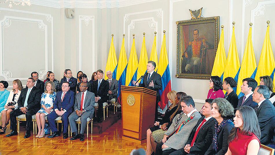 Santos tomó juramento a 30 de los 38 jueces de la Jurisdicción Especial de Paz.