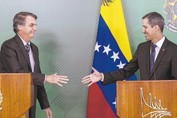 El mandatario Jair Bolsonaro dio su respaldo a Juan Guaidó, quien hoy viaja a Paraguay.