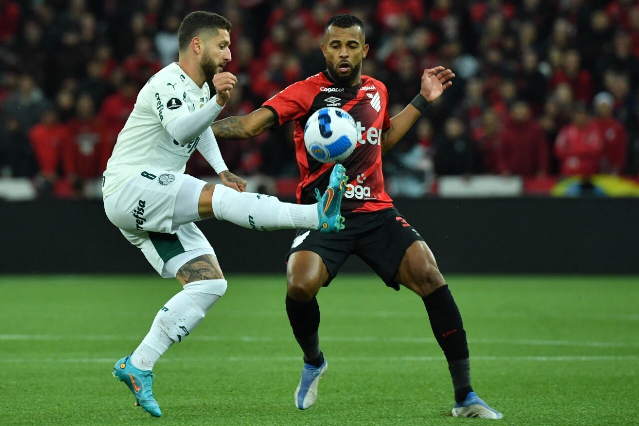 Paranaense dio la "sorpresa" en la ida ante el bicampeón continental