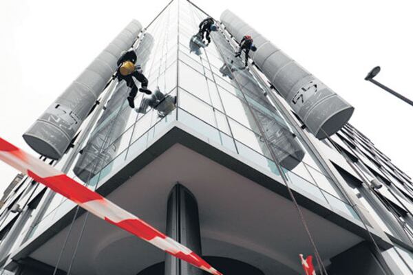 Cambridge Analytica cierra sus puertas después de protagonizar un escándalo global.