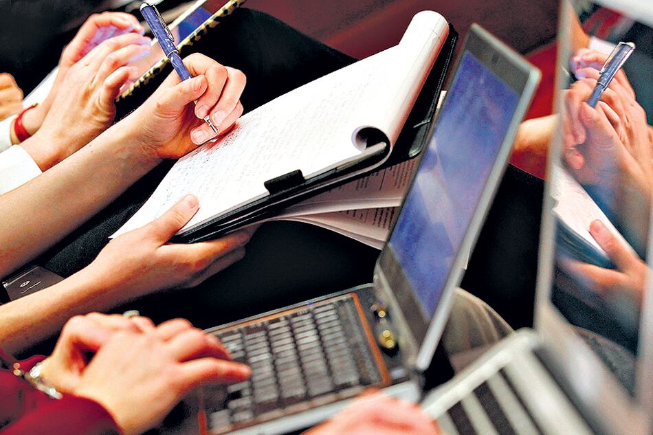 Activistas y desarrolladoras compartieron experiencias online.