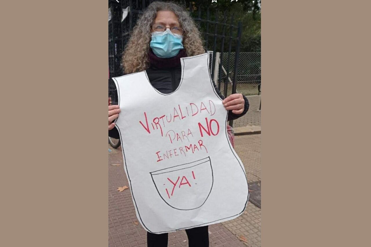 El 20 de mayo, Alejandra Maida estaba luchando en la calle pidiendo educación virtual para no morir. Lamentablemente, no fue oída.
