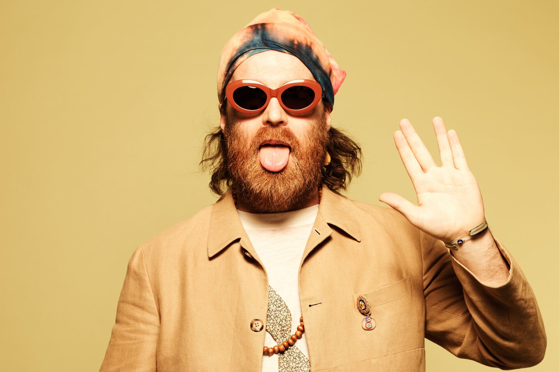 "Estaba escribiendo canciones sobre hoteles, autoaislamiento y soledad, y de pronto pasó todo esto", dice Chet Faker