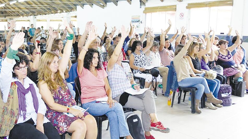 Los maestros del Suteba, al igual que los de los demás sindicatos, debatieron ayer en un plenario.