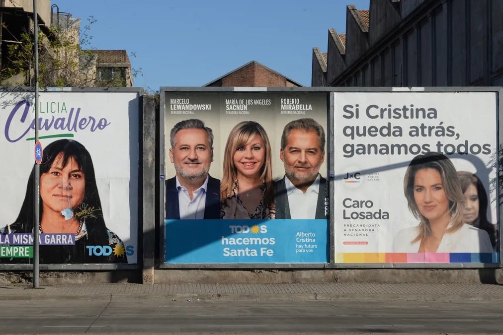 La oposición consiguió reunir a radicales, macristas y socialistas, con la pelea brutal entre Losada y Pullaro en el centro de la atención pública.