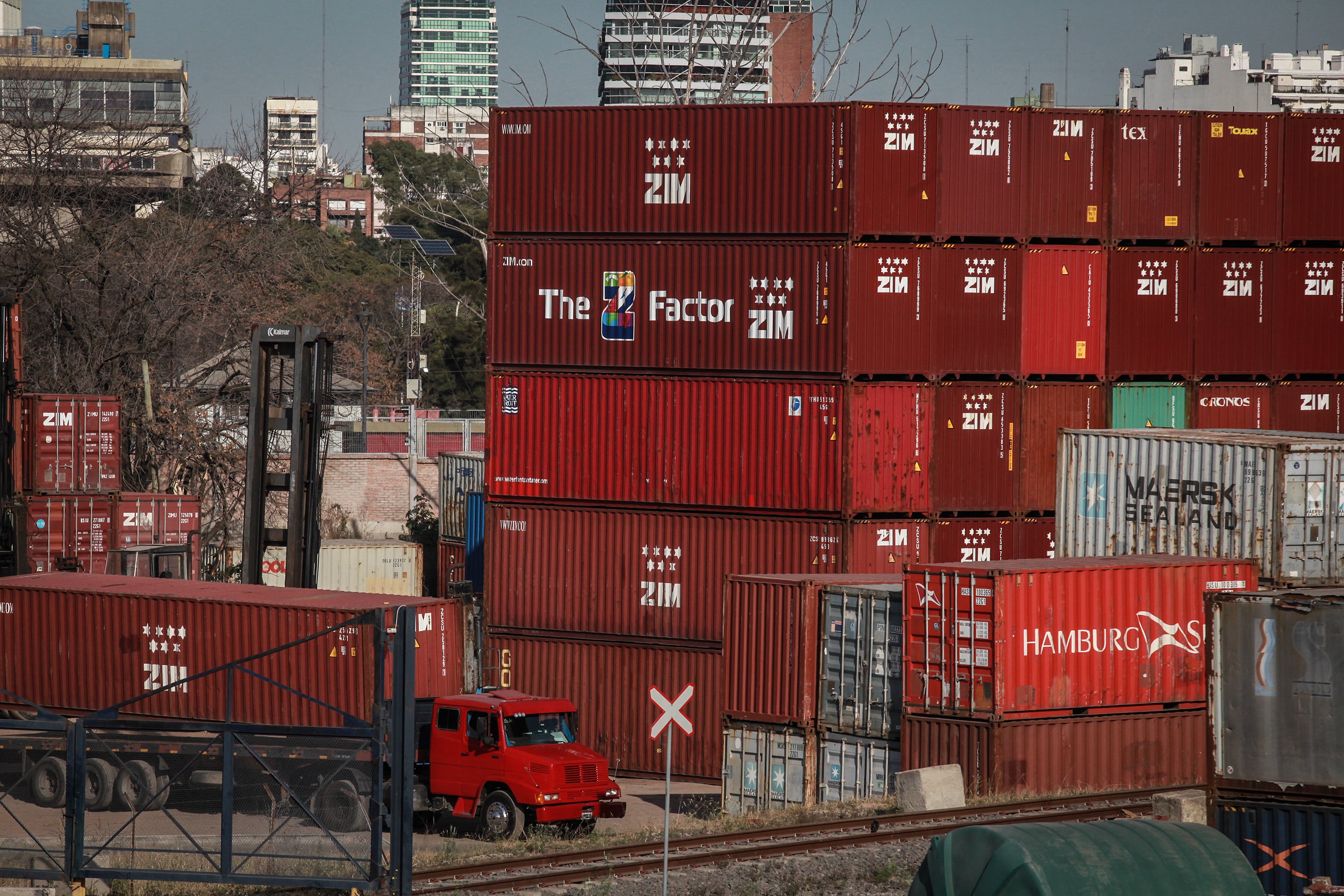 En nueve meses, el superávit comercial acumula 15.075 millones de dólares.