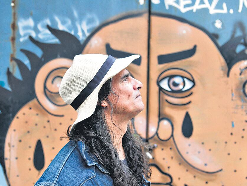 “Me fascina entrar al estudio y hacer un disco, pero así como lo disfruto también lo padezco enormemente.”