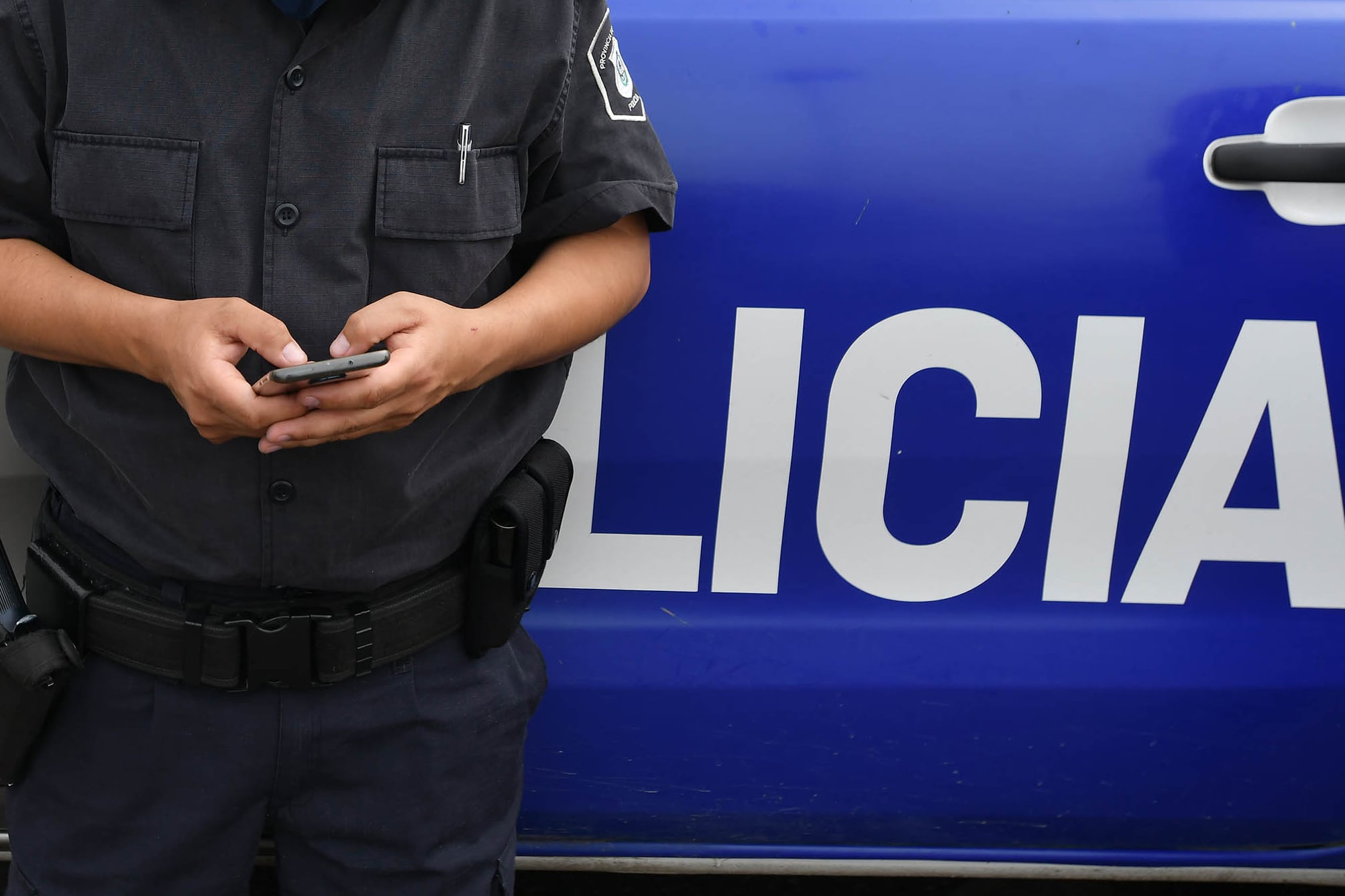 Los propios oficiales dicen que un policía se suicida por “múltiples” causas.