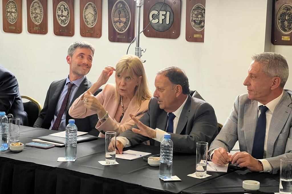Reunión de mandatarios en el CFI.