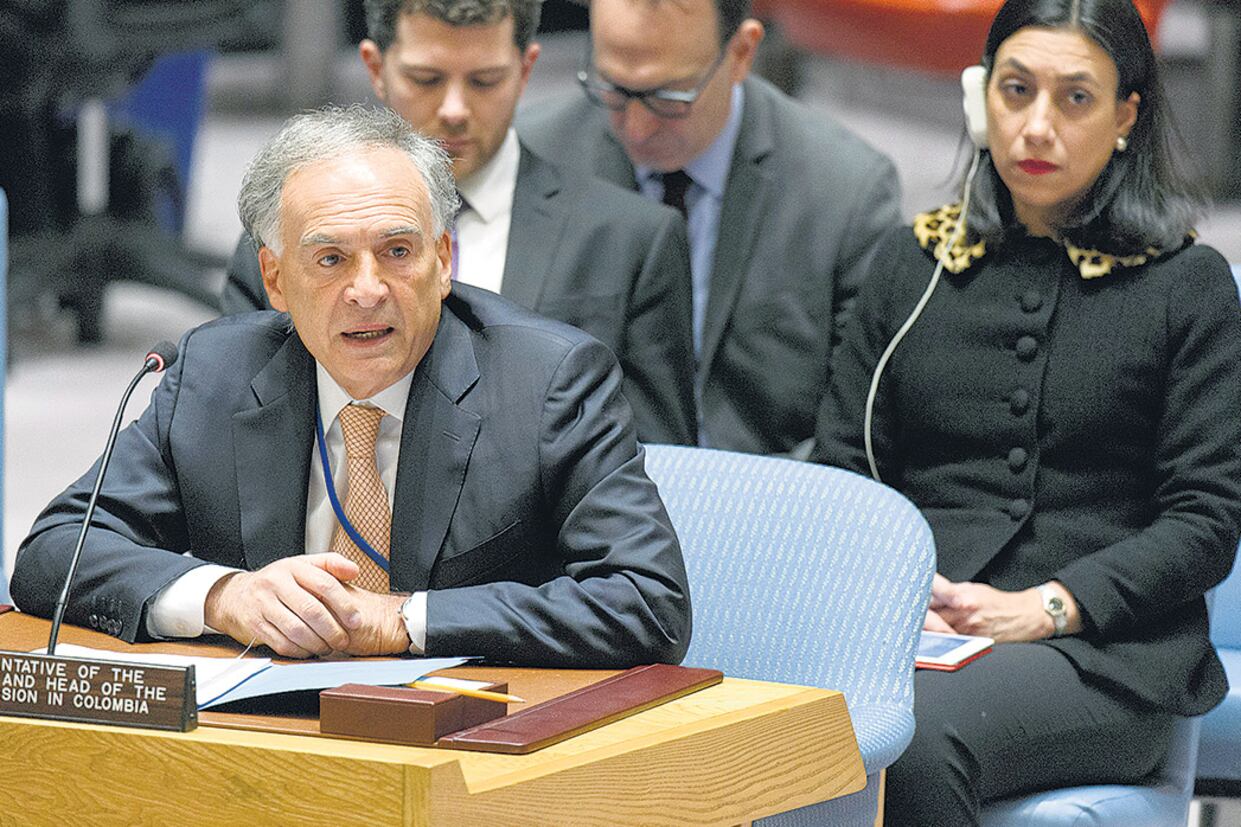 El representante especial de la ONU para Colombia, Jean Arnault, busca destrabar el diálogo.