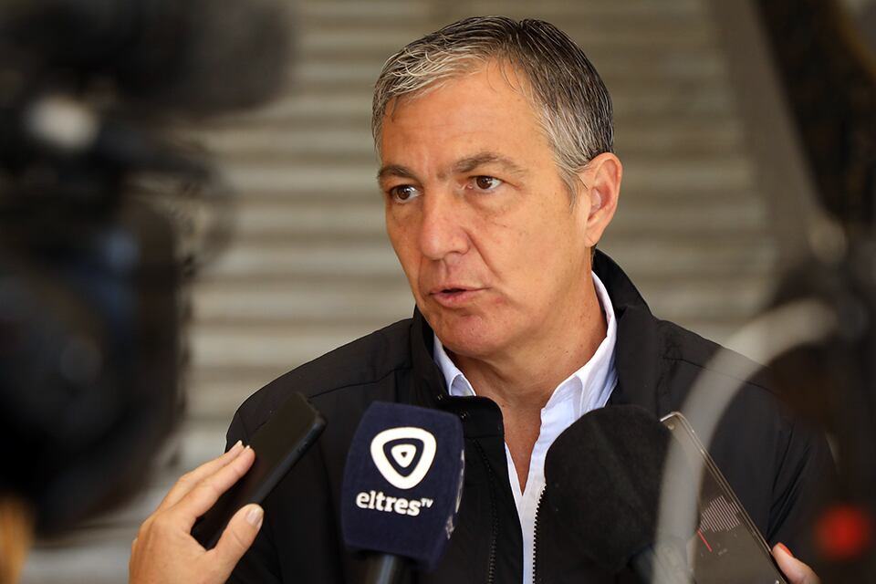 El ministro Pusineri dice que el acuerdo cubre la devaluación.