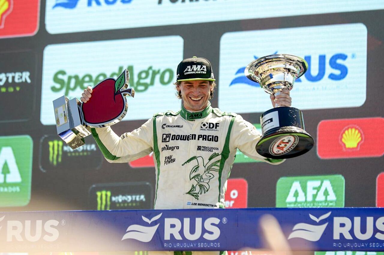 Juan Bautista De Benedictis, en lo más alto del podio en Viedma.
