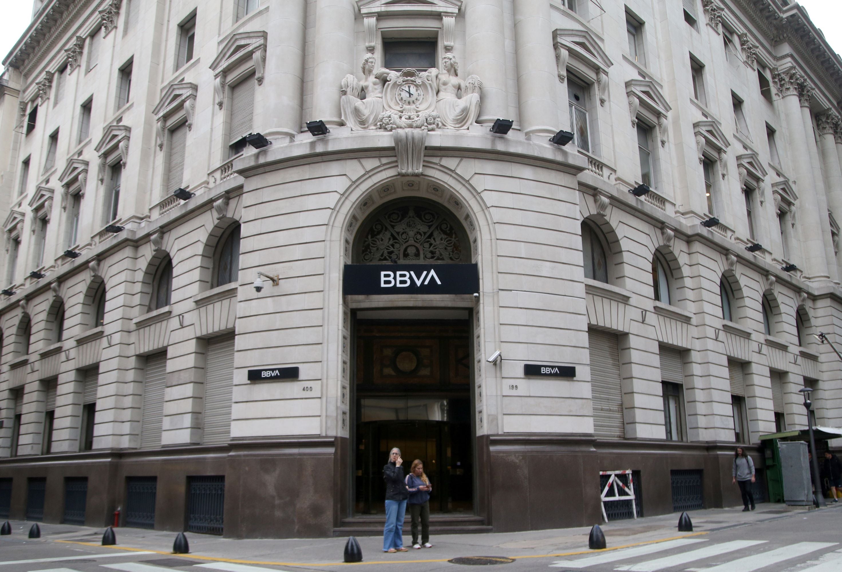 Los bancos no estarán abiertos para la atención al público de manera presencial