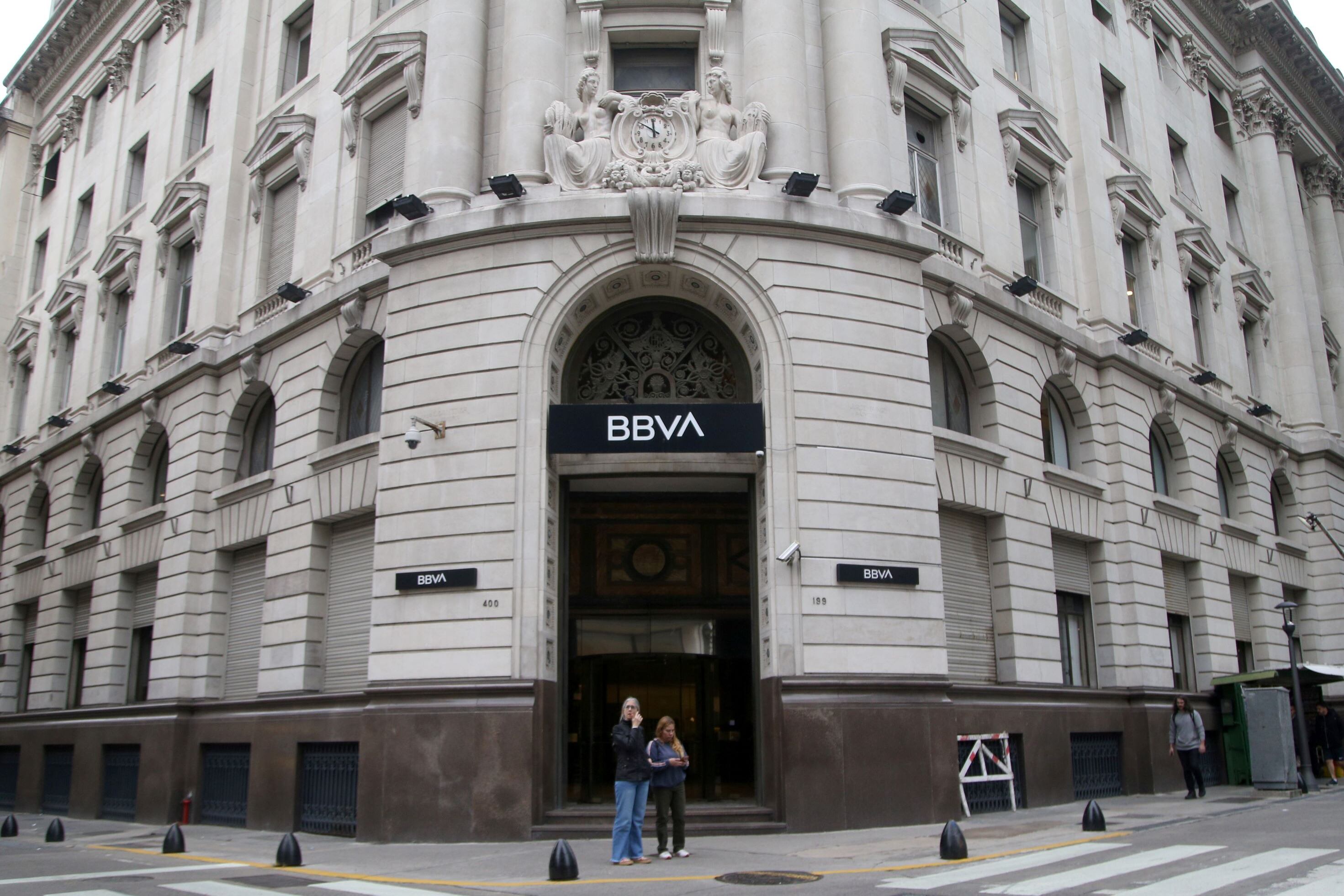 Los bancos no estarán abiertos para la atención al público de manera presencial