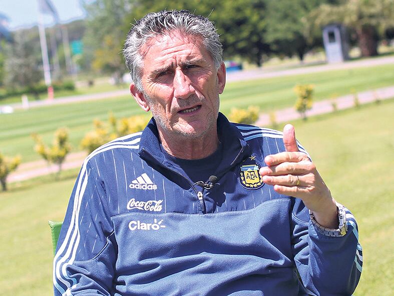 “Si ganamos los tres partidos de local, clasificamos”, afirmó Bauza.