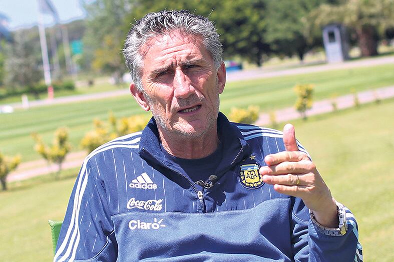“Si ganamos los tres partidos de local, clasificamos”, afirmó Bauza.
