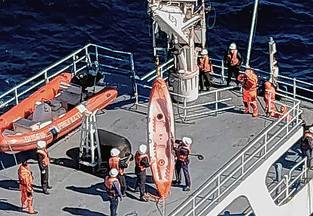 La aparición del kayak en el que se movían los amigos determinó un giro en la búsqueda. 
