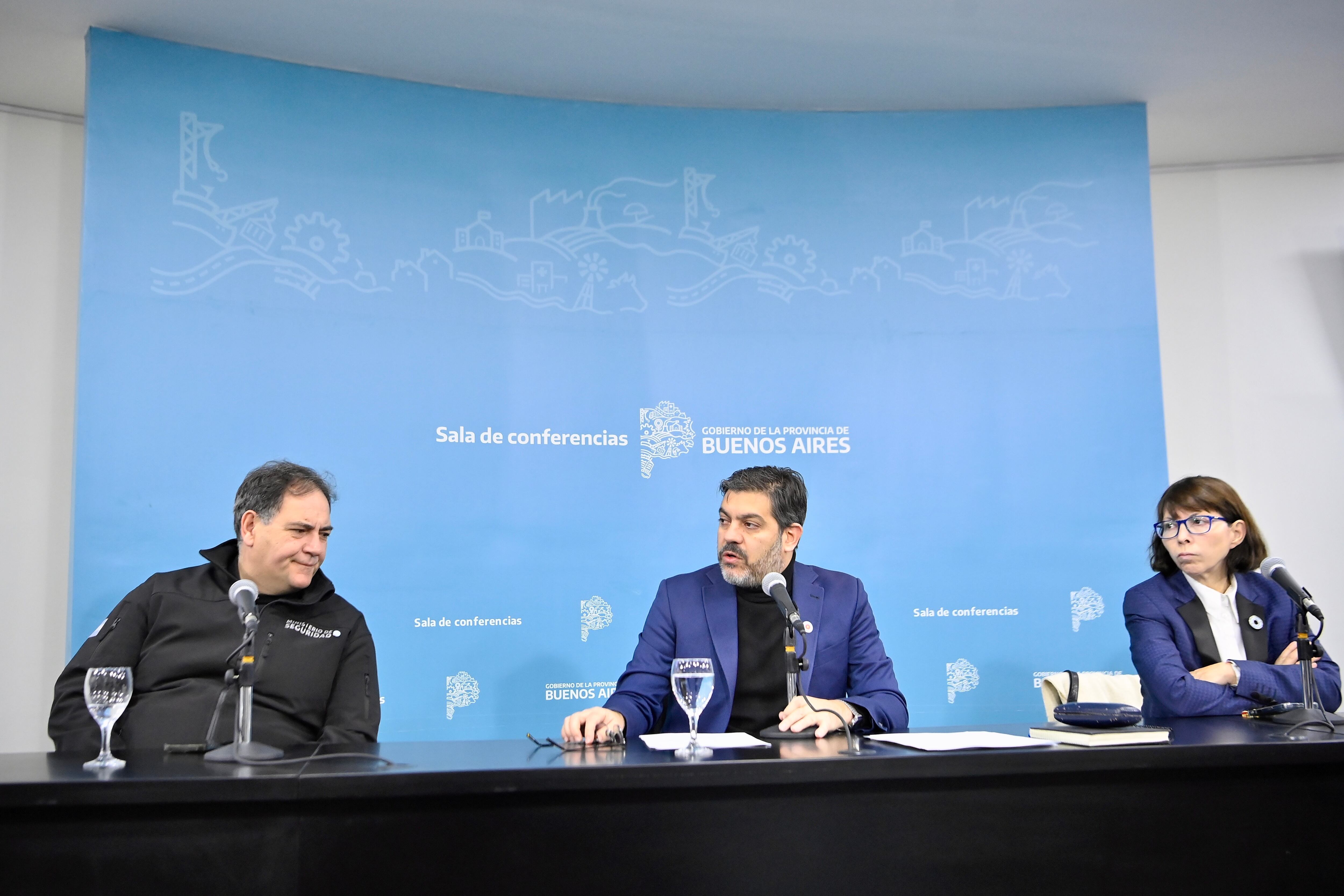 Javier Alonso, Carlos Bianco y Silvina Batakis durante la conferencia de prensa del lunes. 