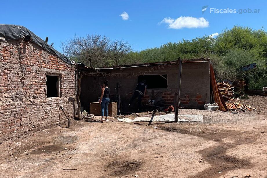 La construcción donde vivía y trabajaba la víctima junto a su familia.