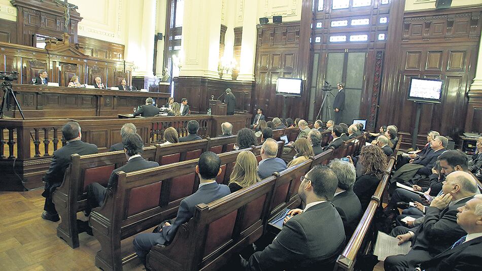 La Corte resolvió que la obligatoriedad de la educación religiosa era inconstitucional.