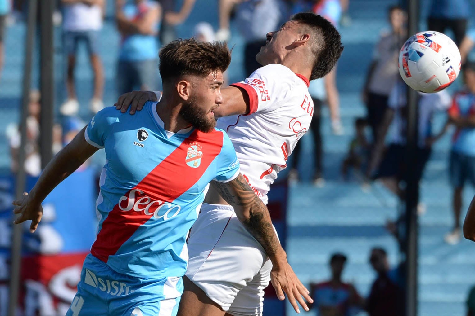 Arsenal se hizo fuerte en Sarandí