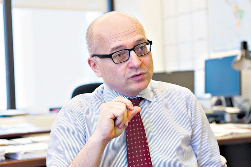 La comitiva está encabezada por el economista Roberto Cardarelli.