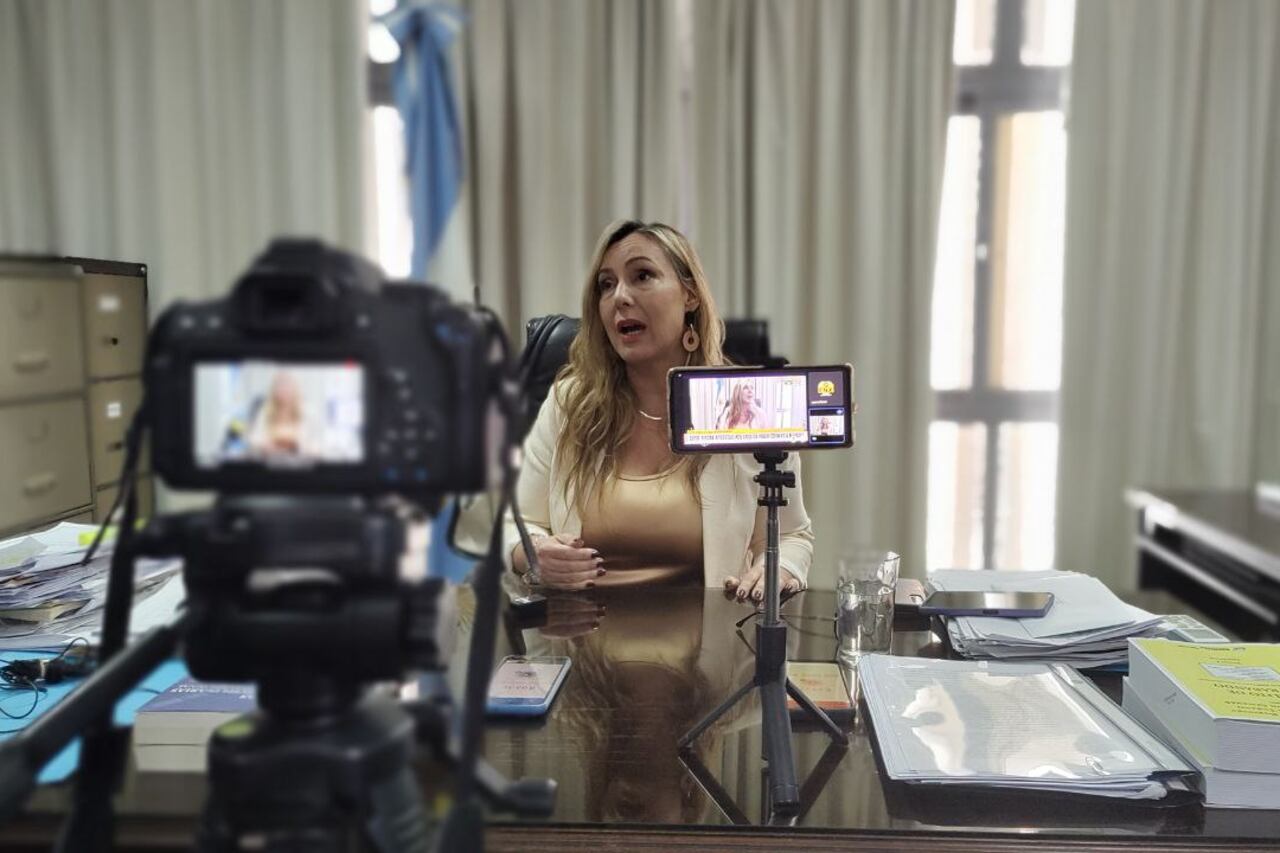 Fiscal Federal de La Rioja Virginia Miguel Carmona en conferencia de prensa