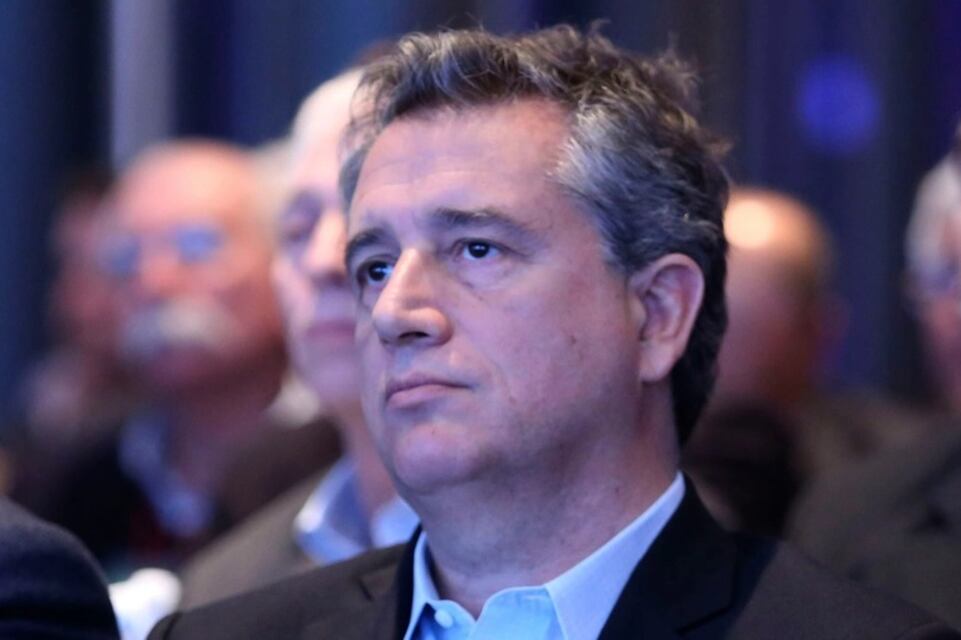 "Vamos a estar en la puerta (de Casa Nueva) hasta que se vaya el último de los ocupantes", amenazó por Twitter el ex ministro.