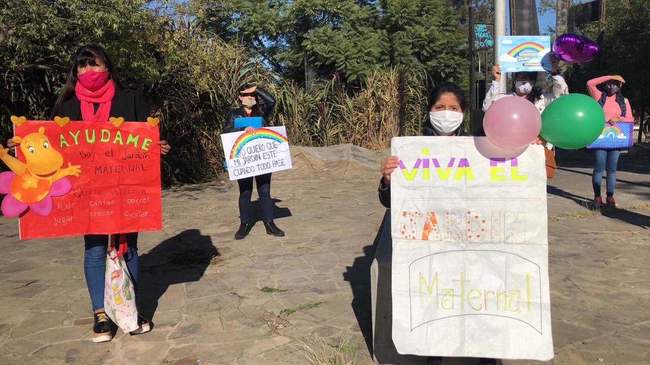 Manifestación en las puertas de la Casa de Gobierno de Salta