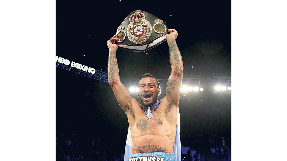 Lucas Matthysse, ganador tras noquear a Kiram, que debió ser hospitalizado.