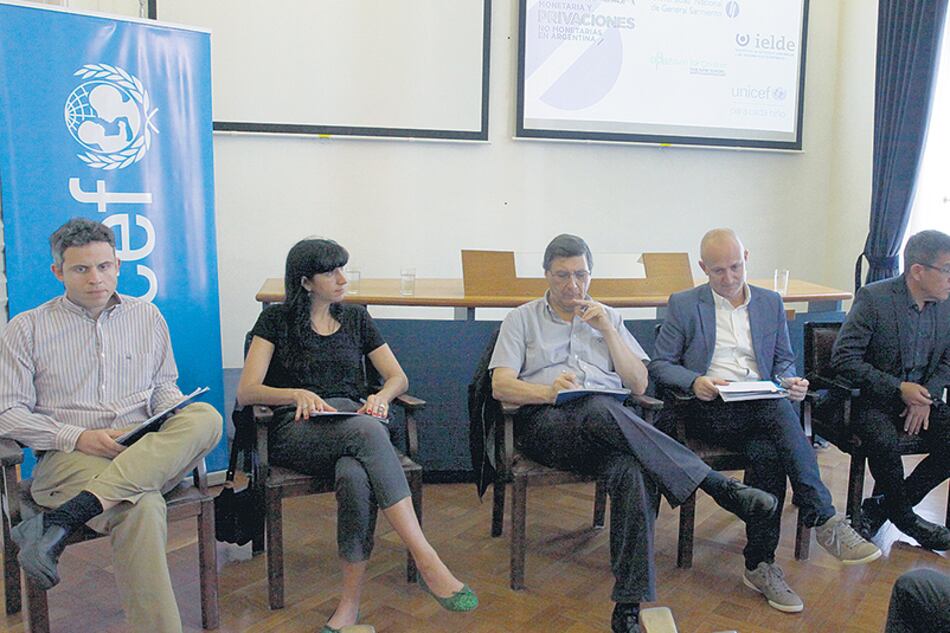 Los especialistas que participaron del informe advirtieron por el agravamiento de la crisis social.