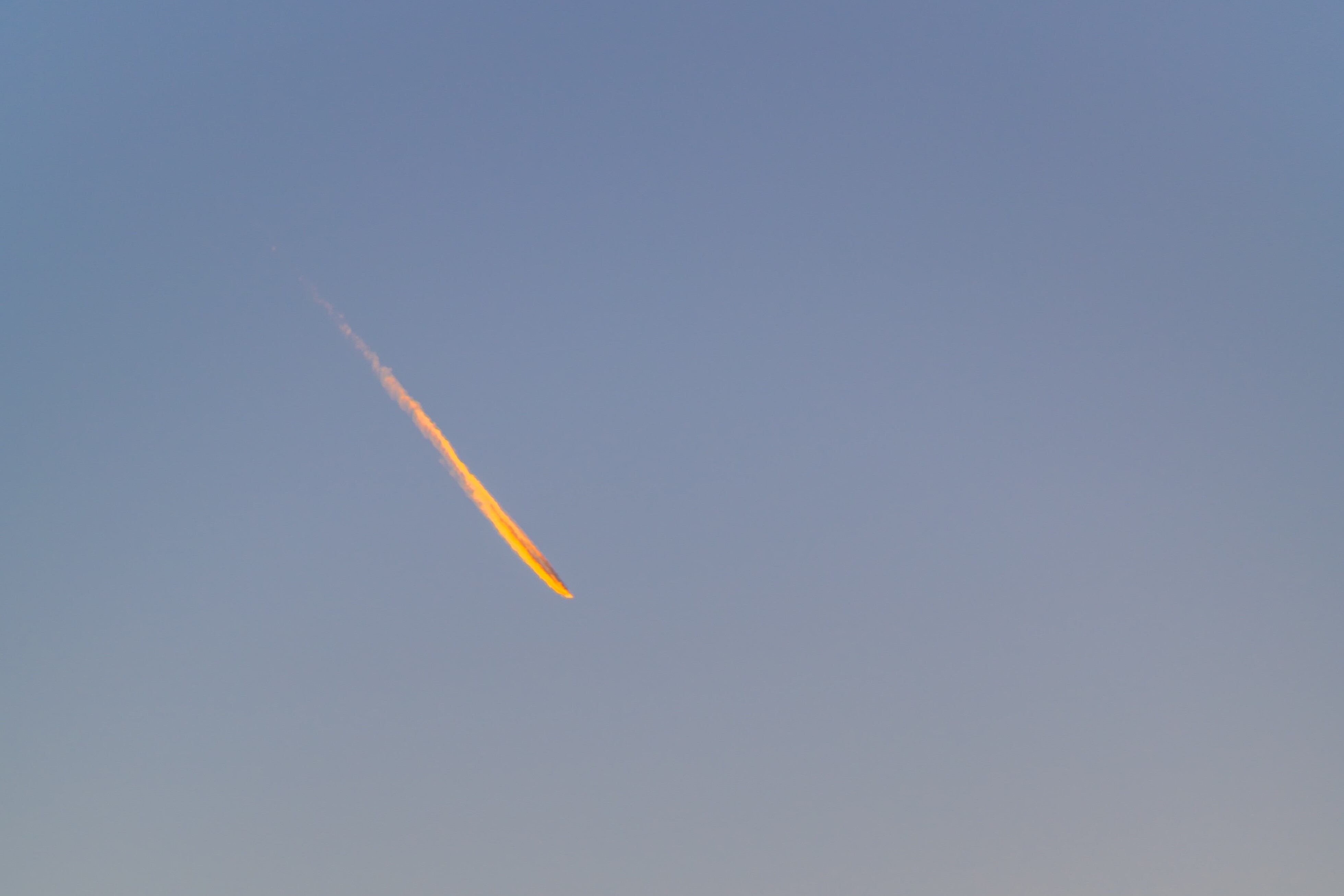 En las redes circuló un video del momento exacto en que un bólido surcó el cielo de Córdoba. (Pexels)