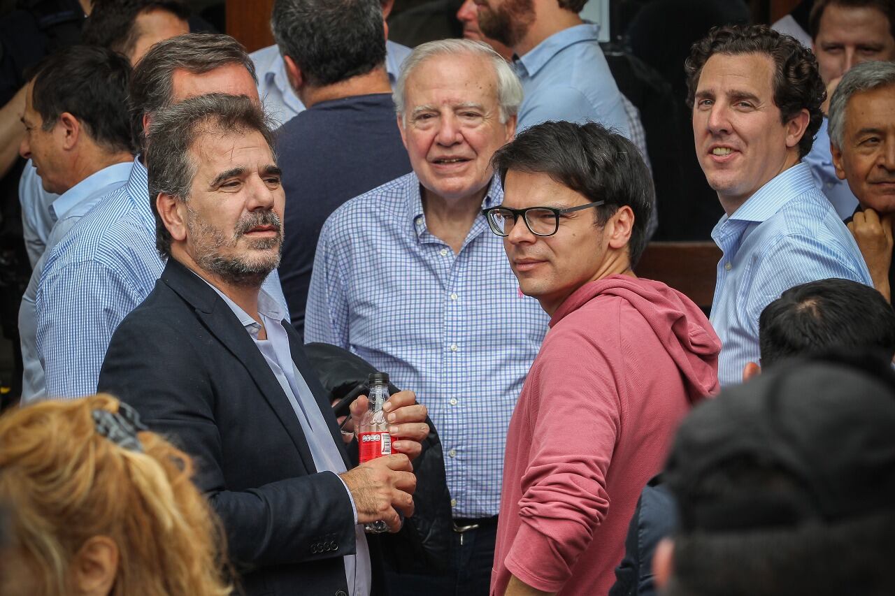 Cristian Ritondo y Darío Nieto fueron parte del puñado de hombres del PRO que acompañaron a Macri en Dolores.