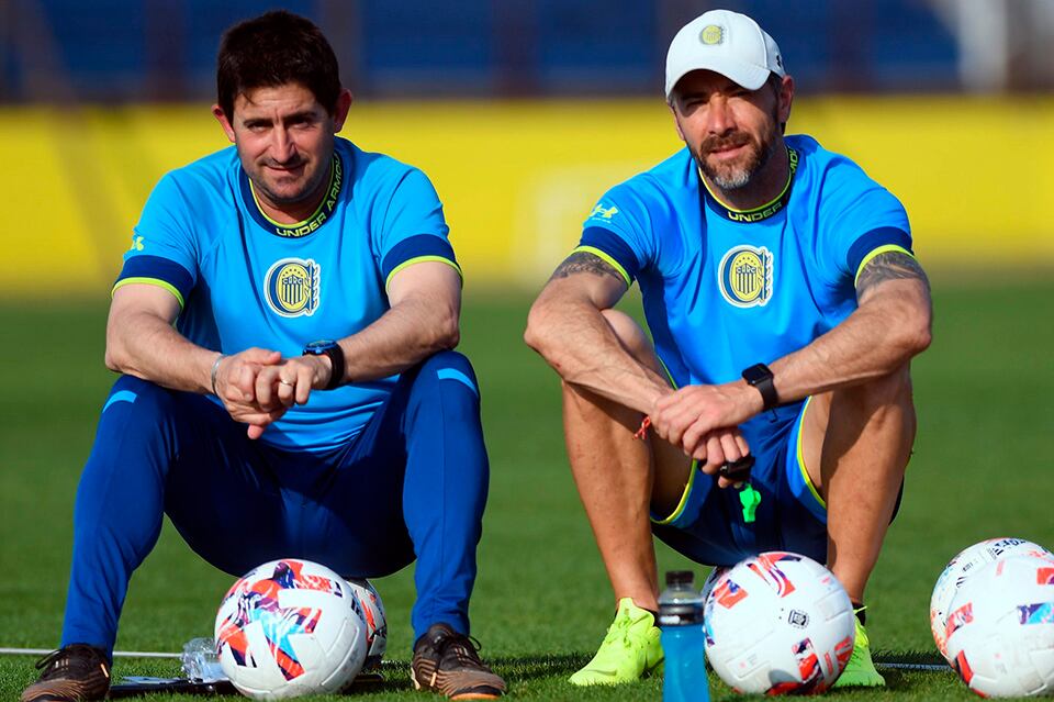 Ricardo De Alberto es uno de los asistentes de González. 