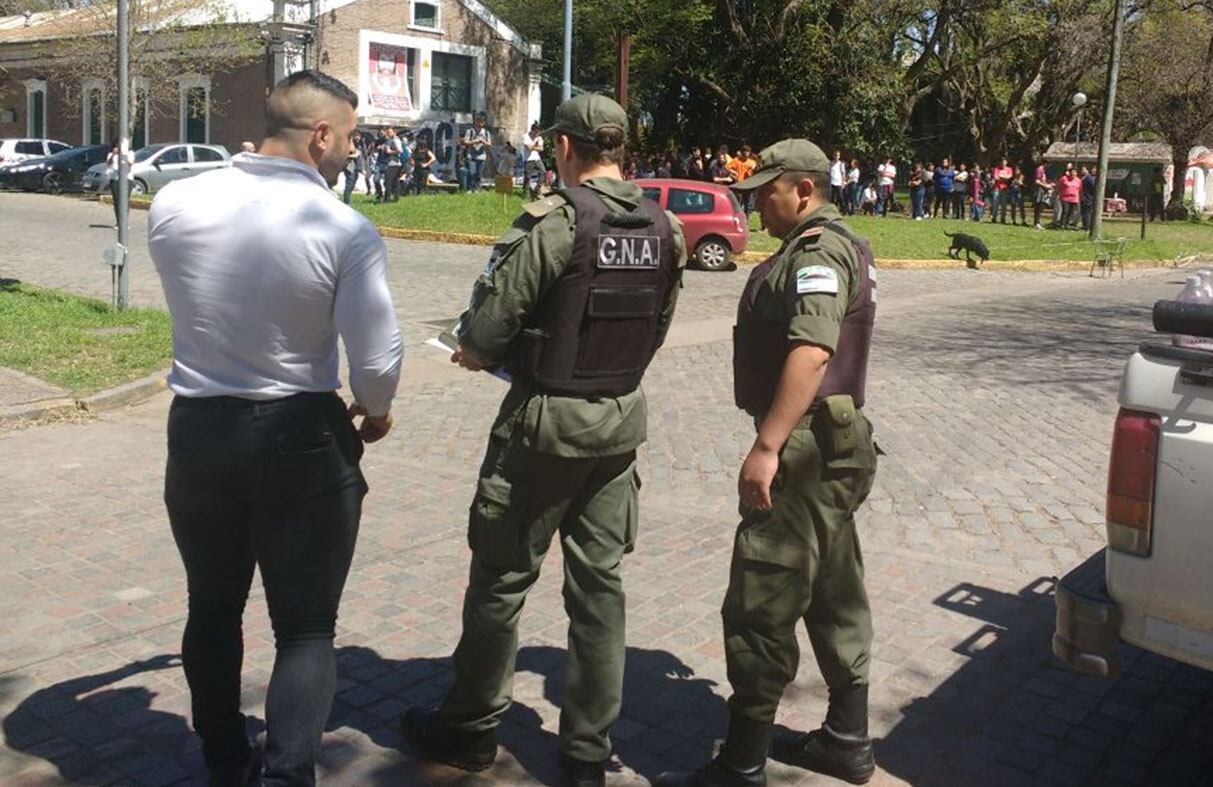 Los agentes de Gendarmería llegaron a la Ciudad Universitaria en plena asamblea.