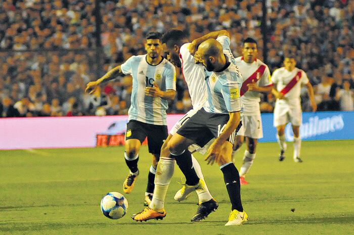 El empate frente a Perú decepcionó, pero no cerró las puertas a Rusia.