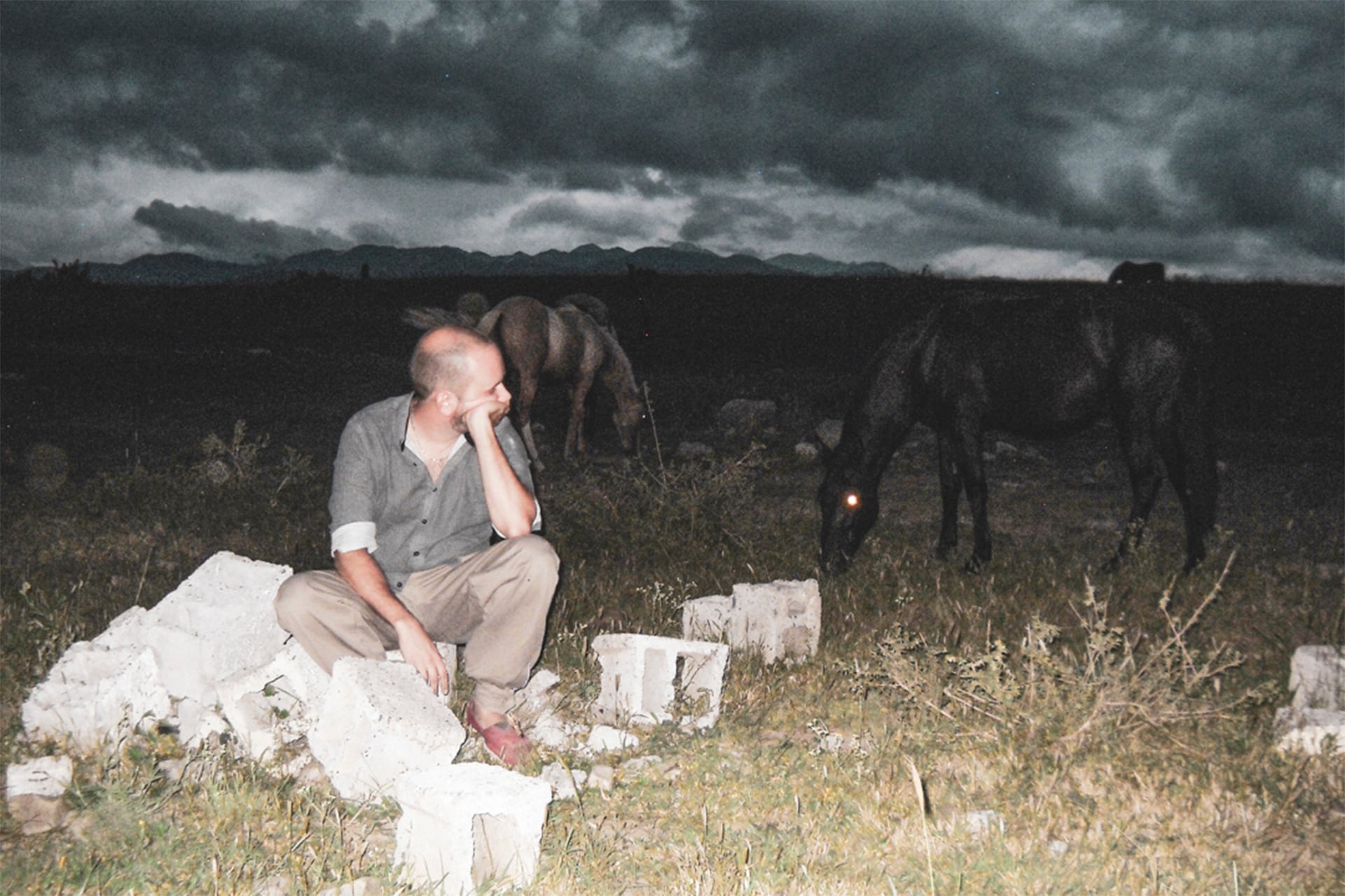 Emi Livelli vuelve a la música popular de Salta, tras lo aprendido al cebarse con el britpop, el postpunk, Rosalía y C. Tangana.