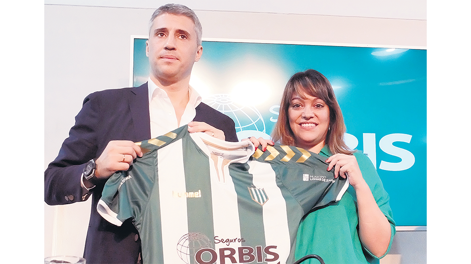 Crespo con la camiseta de Banfield.