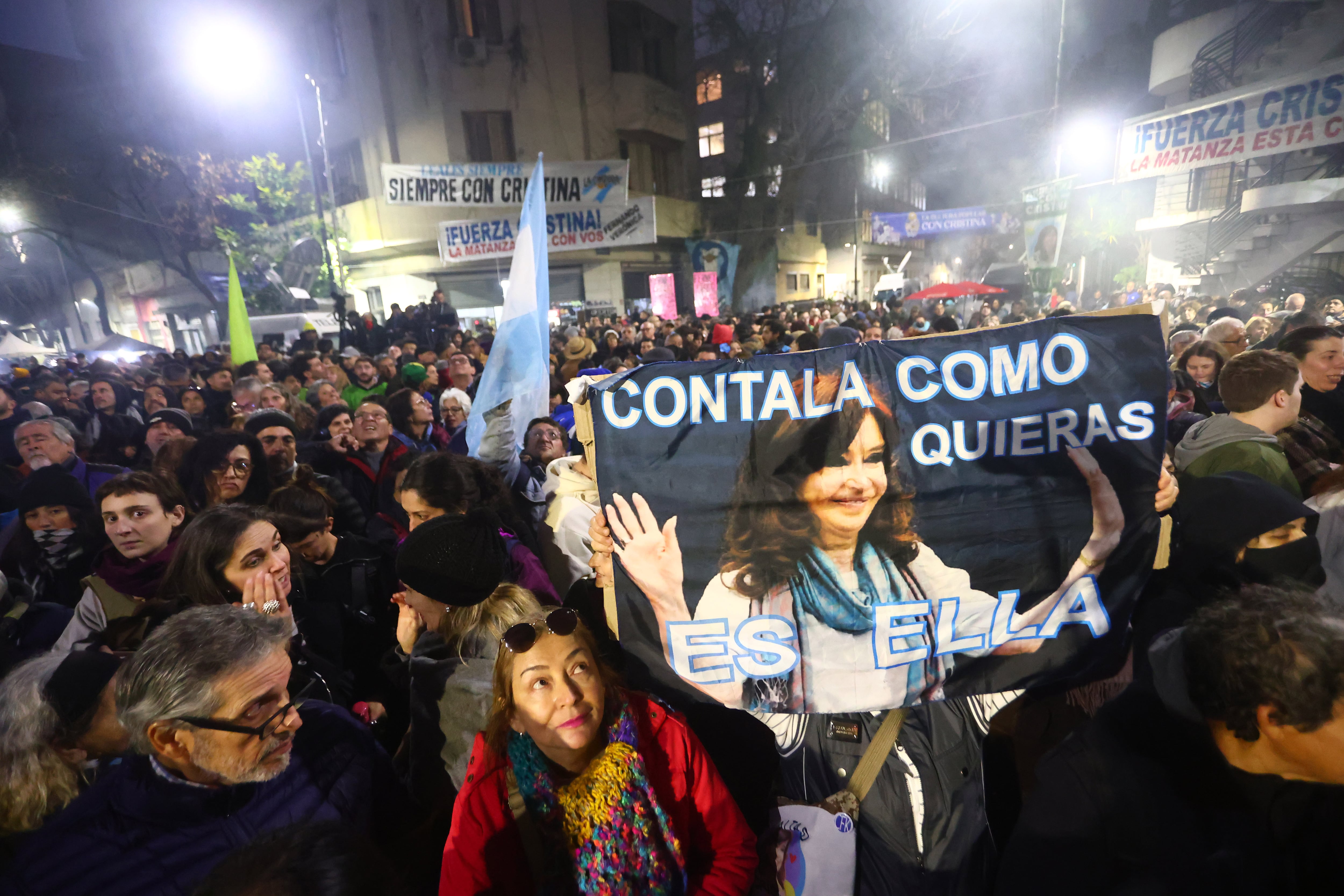 Miles de personas pasaron por el departamento de CFK a 24 horas de la marcha convocada para este miércoles.