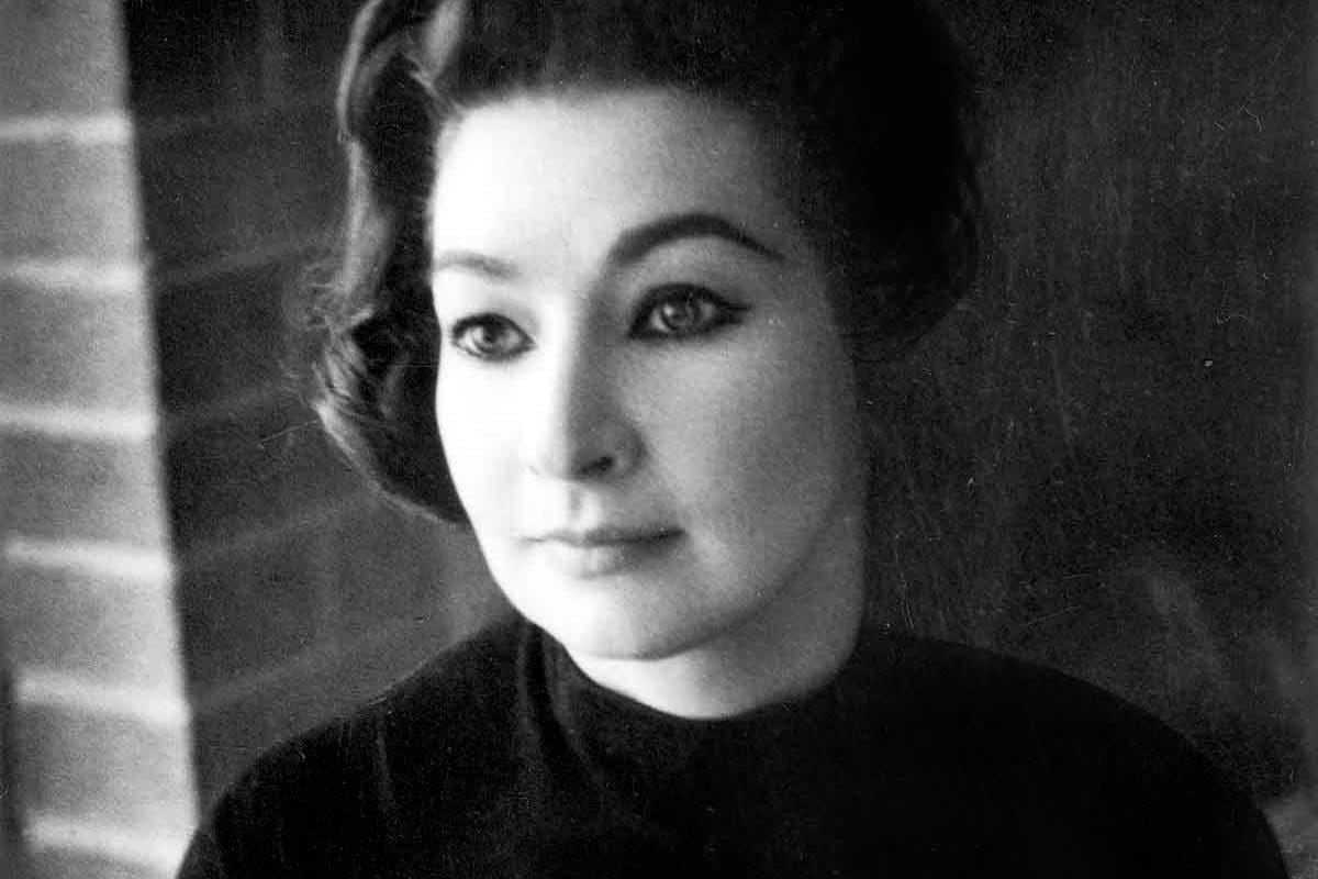 Amparo Dávila.