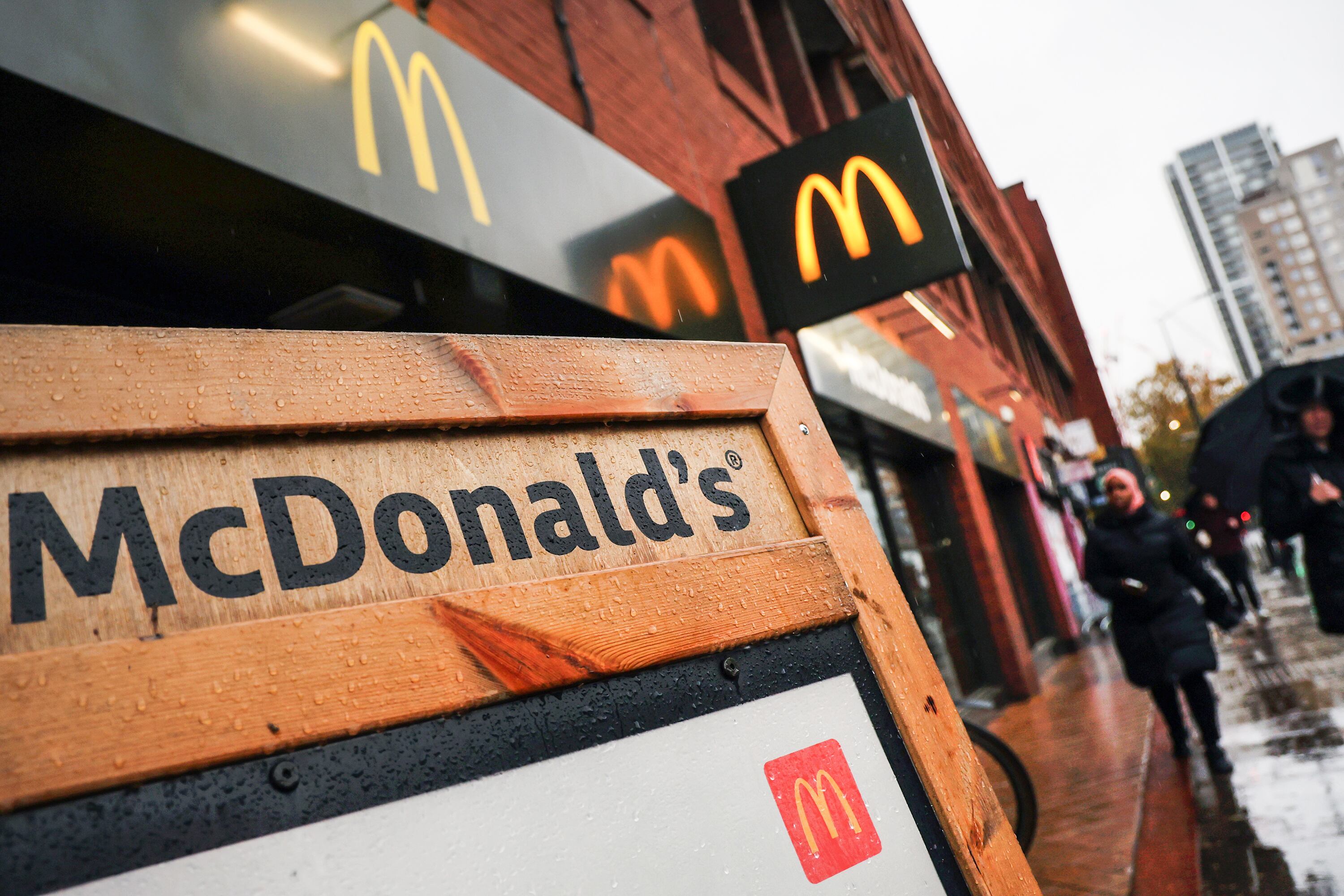 La gran cadena mundial de fast food denunciada en Reino Unido.