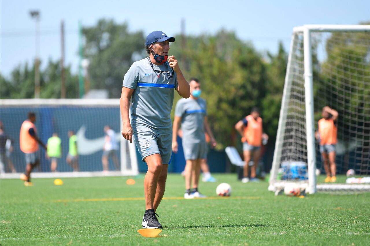 Troglio subió cinco juveniles para completar el plantel